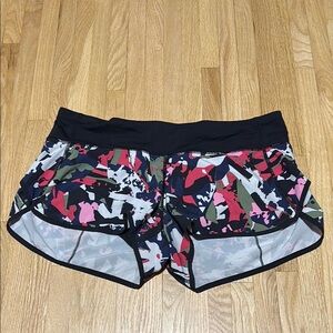 Lululemon Speed Short Pop Cut Boom Juice Multi / Black for Running